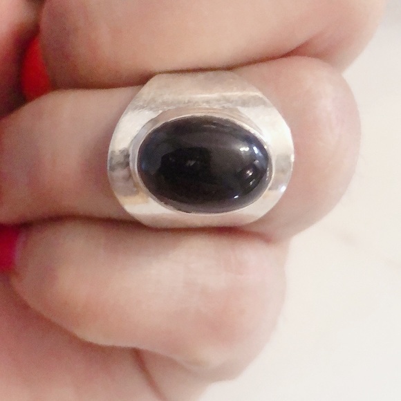 Silver and black onyx ring. - Picture 6 of 6